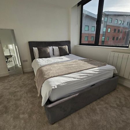 Brand New Trafford Apartment Manchester Exterior foto