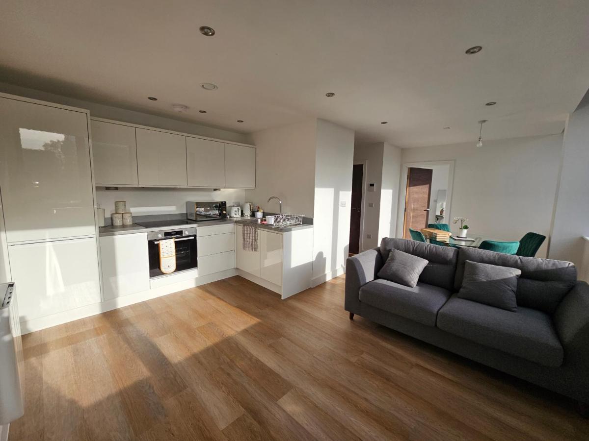 Brand New Trafford Apartment Manchester Exterior foto
